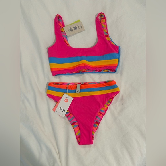 MAAJI NWT, top AND bottom, size large - Picture 6 of 6